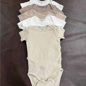 H&M Beige and White Baby Bodysuit Set